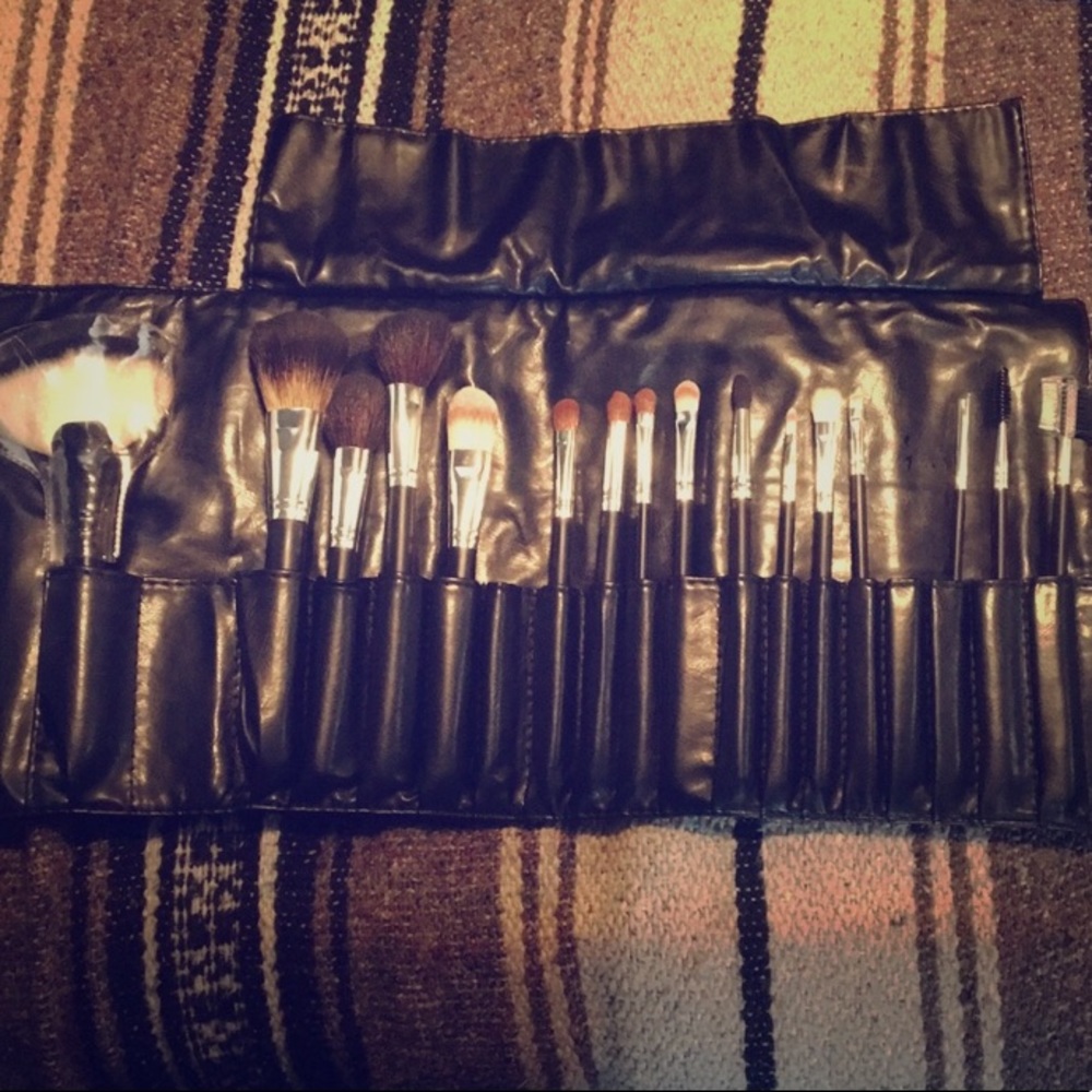 16 piece Morphe Makeup Brush Set